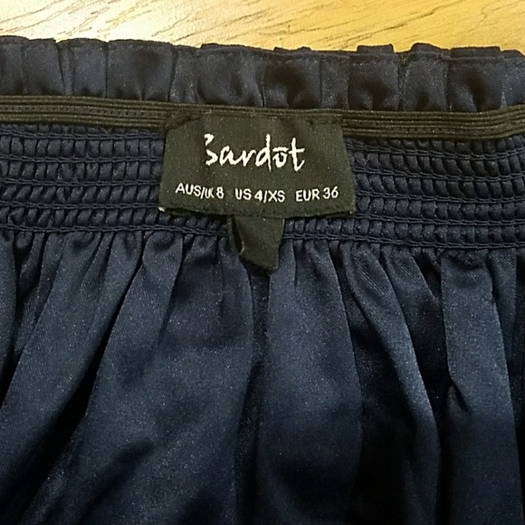 Bardot off the shoulder ruffle top - Picture 3 of 5